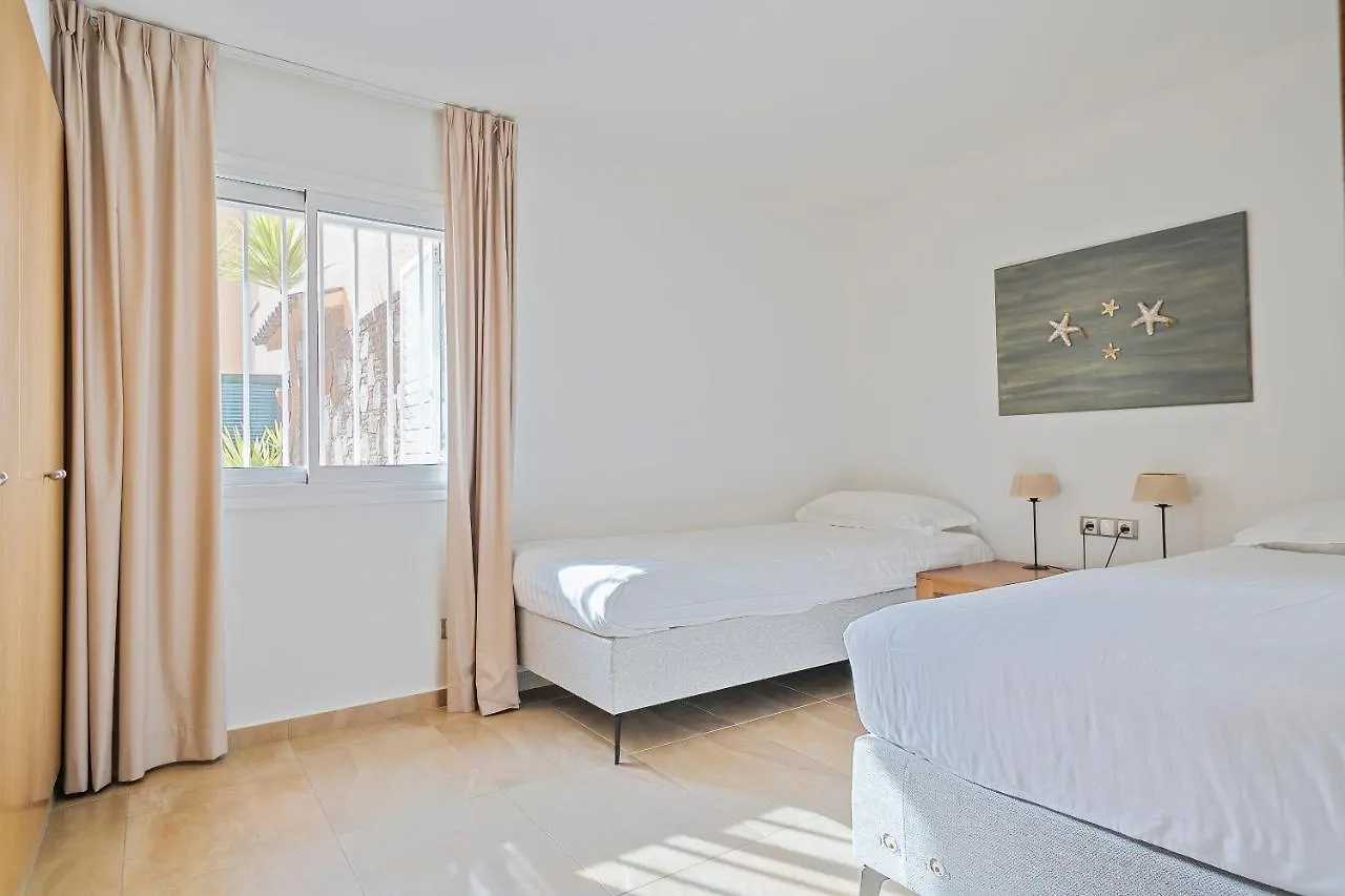 Apartment Apartamentos Barcarola Sant Feliu de Guixols Spain